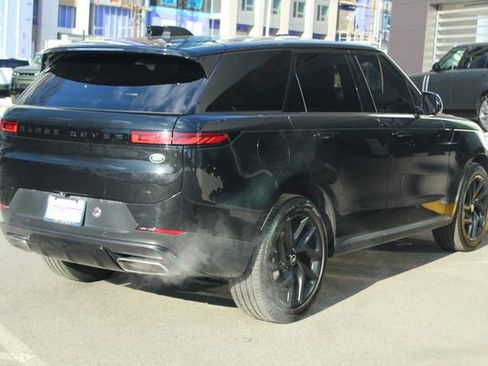 Used 2023 Land Rover Range Rover Sport SE image 2