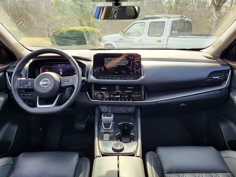 Certified 2023 Nissan Rogue Platinum w/ Platinum Premium Package image 16