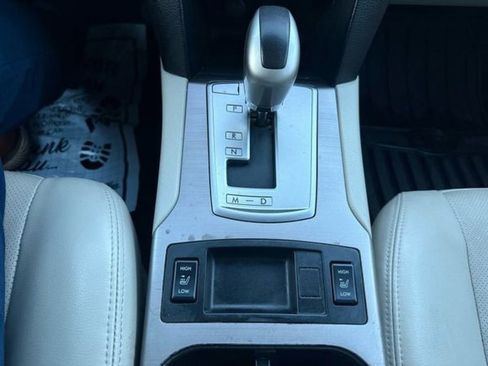 Used 2011 Subaru Outback 3.6R Limited w/ PWR Moonroof Pkg image 14