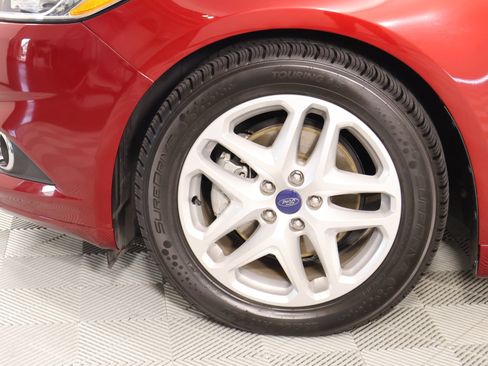 Used 2016 Ford Fusion SE w/ Equipment Group 202A FWD image 17