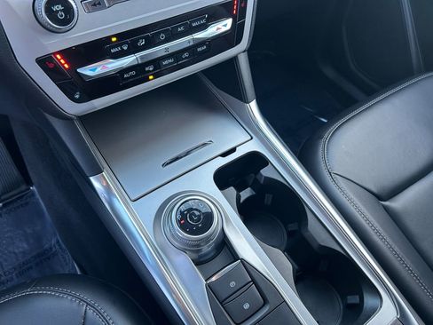 Used 2023 Ford Explorer XLT w/ Equipment Group 202A image 20