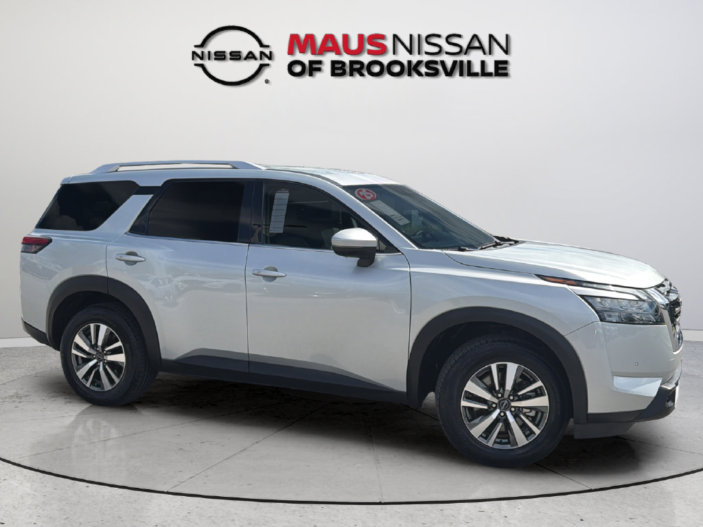 Certified 2025 Nissan Pathfinder SL FWD image 14