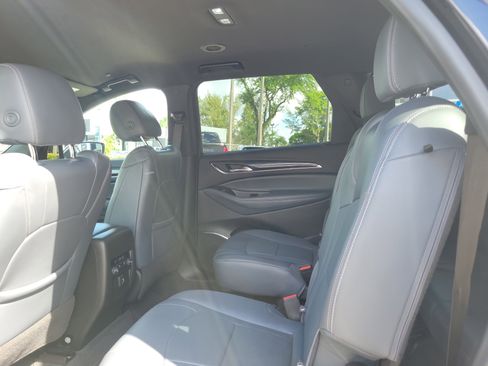 Used 2022 Buick Enclave Essence FWD image 13