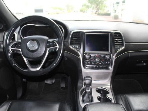 Used 2018 Jeep Grand Cherokee Limited image 20