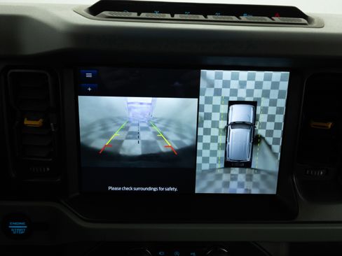 Used 2023 Ford Bronco Badlands image 41