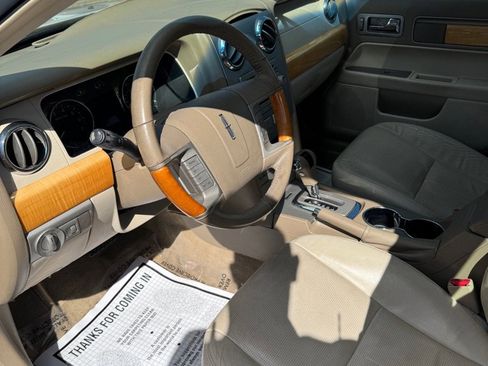 Used 2009 Lincoln MKZ image 9