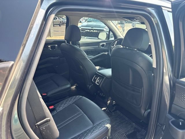 Used 2023 Kia Sorento SX AWD/4WD image 28