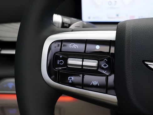 Certified 2025 Genesis GV80 2.5T Advanced AWD/4WD image 16