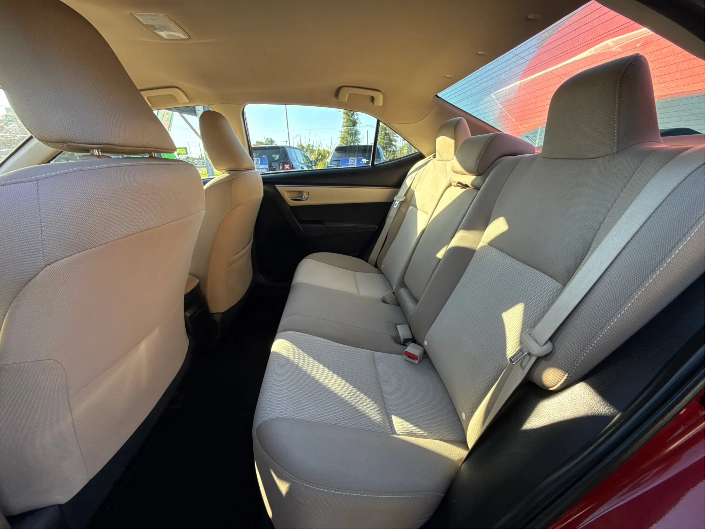 Used 2016 Toyota Corolla LE FWD image 12