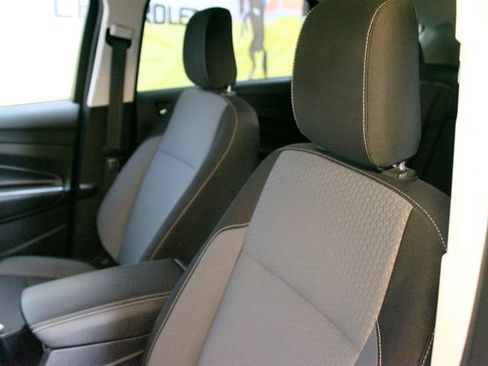 Used 2019 Ford Escape SE w/ Ford Safe & Smart Package FWD image 18