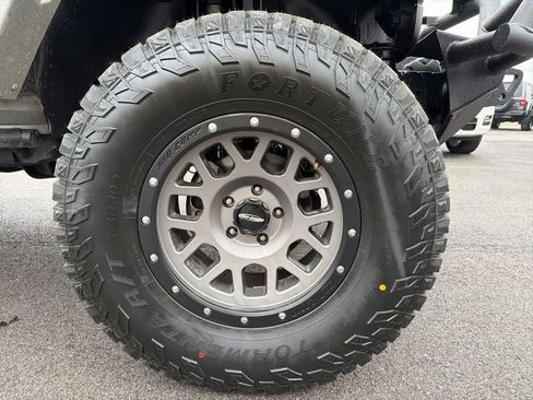 Used 2015 Jeep Wrangler Unlimited Sport w/ Quick Order Package 24S AWD/4WD image 12