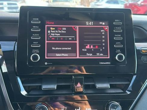 Used 2021 Toyota Camry SE image 10