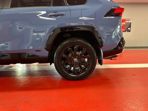 Used 2025 Toyota RAV4 XSE w/ Advanced Technology Package AWD/4WD image 28