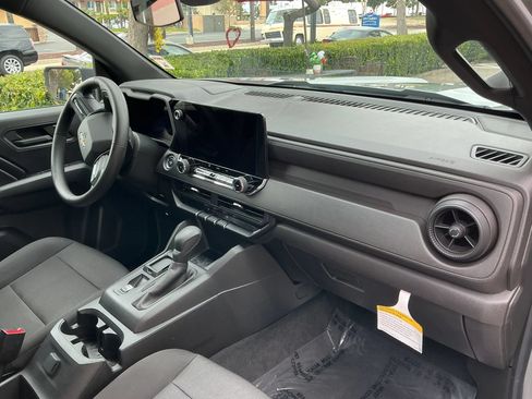 Used 2023 Chevrolet Colorado W/T RWD image 16