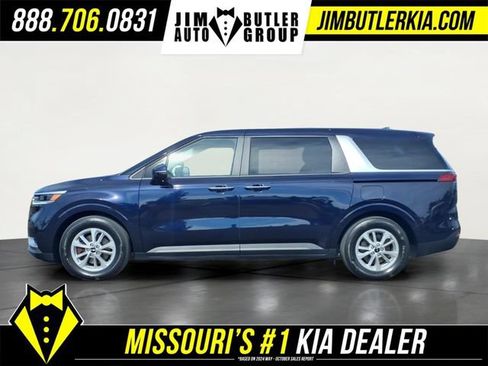 Used 2024 Kia Carnival LX FWD image 4
