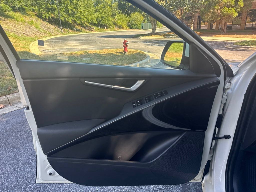 Used 2025 Kia Niro Wind w/ Wind Preserve Package FWD image 7