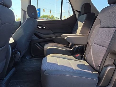 Used 2020 Chevrolet Traverse LT FWD image 18