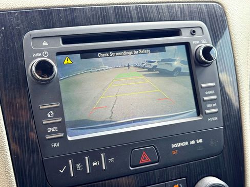 Used 2017 Chevrolet Traverse LT image 30