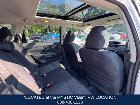 Used 2017 Nissan Rogue SV AWD/4WD image 20