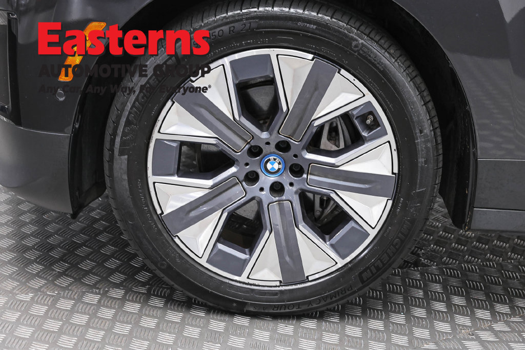 Used 2024 BMW iX xDrive50 AWD/4WD image 30
