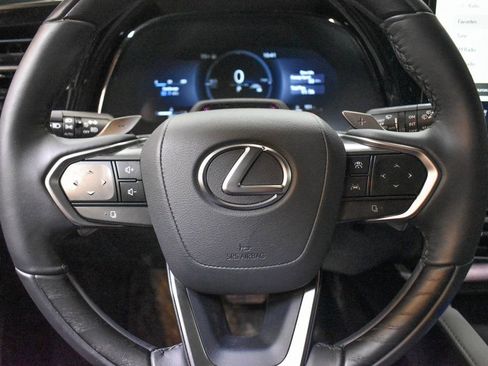Used 2025 Lexus RX 350 w/ Convenience Package image 12