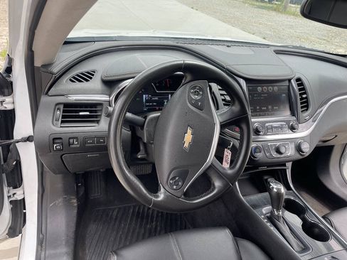 Used 2016 Chevrolet Impala LT w/ Convenience Package FWD image 33