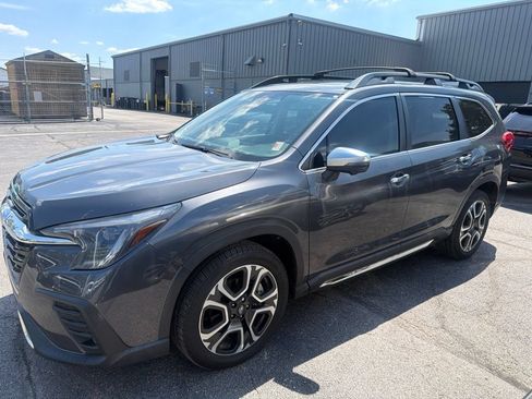 Used 2023 Subaru Ascent Touring AWD/4WD image 2