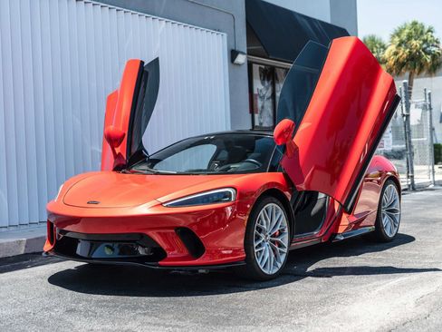 Used 2023 McLaren GT RWD image 15