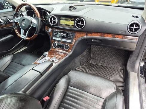 Used 2013 Mercedes-Benz SL 550 image 24