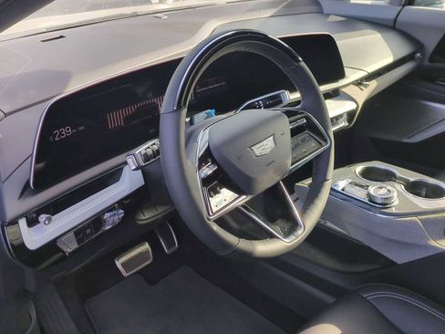 New 2025 Cadillac Optiq Luxury 1 image 12