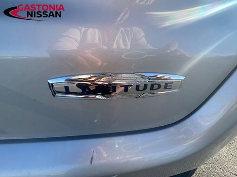 Used 2024 Jeep Compass Latitude image 40