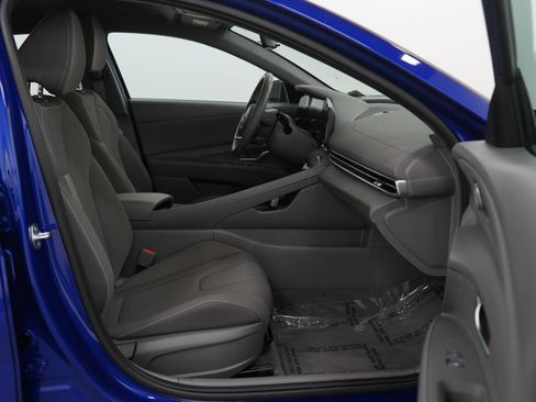 Used 2023 Hyundai Elantra SEL w/ Convenience Package FWD image 11