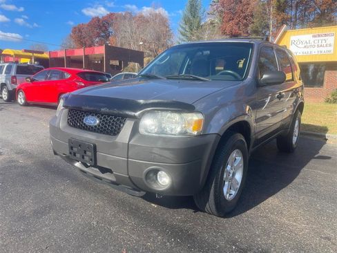 Used 2007 Ford Escape XLT image 1