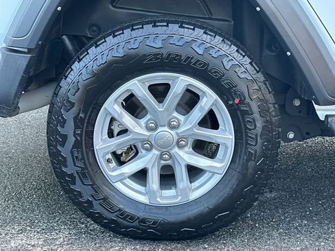 Used 2023 Jeep Wrangler Unlimited Sport w/ Sun And Sound Package AWD/4WD image 6