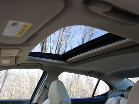 Used 2018 Acura TLX 2.4L image 19