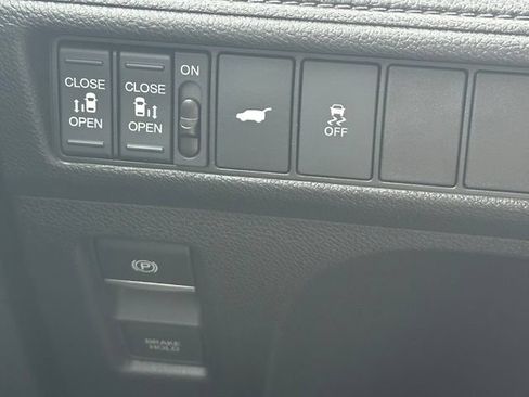 Used 2025 Honda Odyssey EX-L image 16