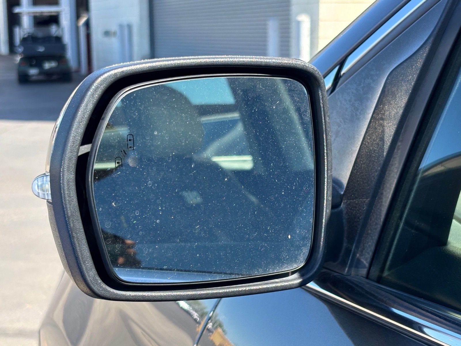 Used 2019 Ford Edge Titanium FWD image 7