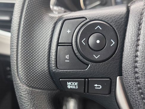 Used 2015 Toyota Corolla LE image 17