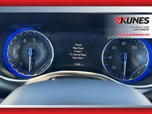 Used 2024 Chrysler Pacifica Touring-L image 20