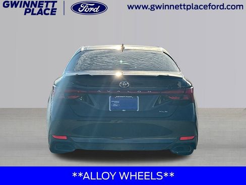Used 2021 Toyota Avalon XLE image 6