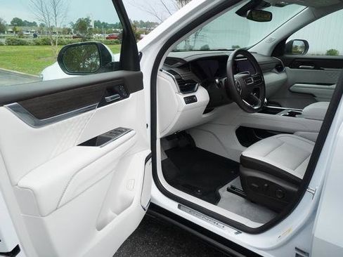 Used 2025 GMC Acadia Denali w/ LPO, Floor Liner Package image 14