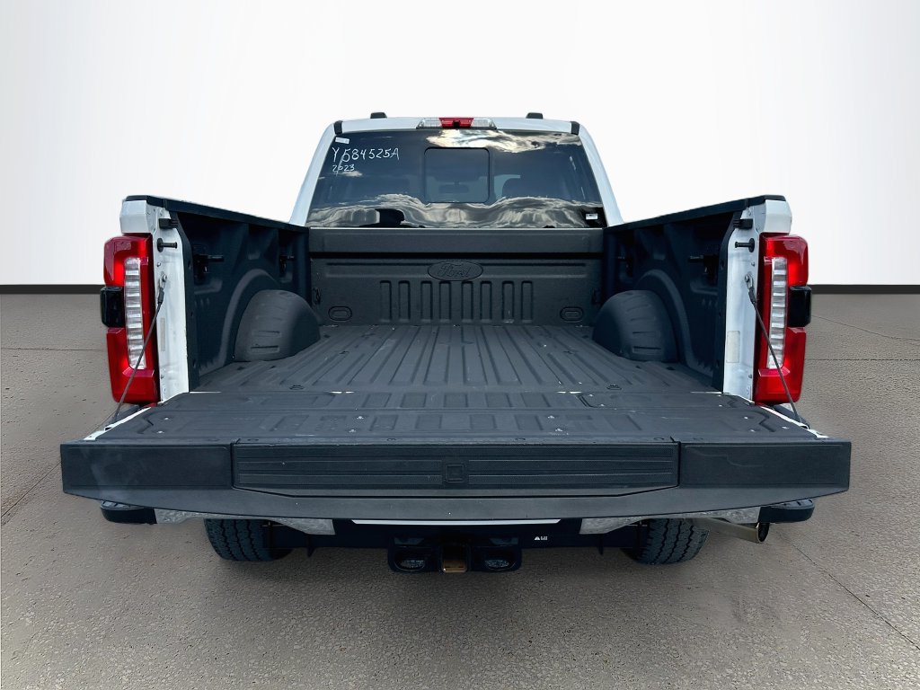 Used 2023 Ford F250 Lariat w/ Lariat Ultimate Package AWD/4WD image 27