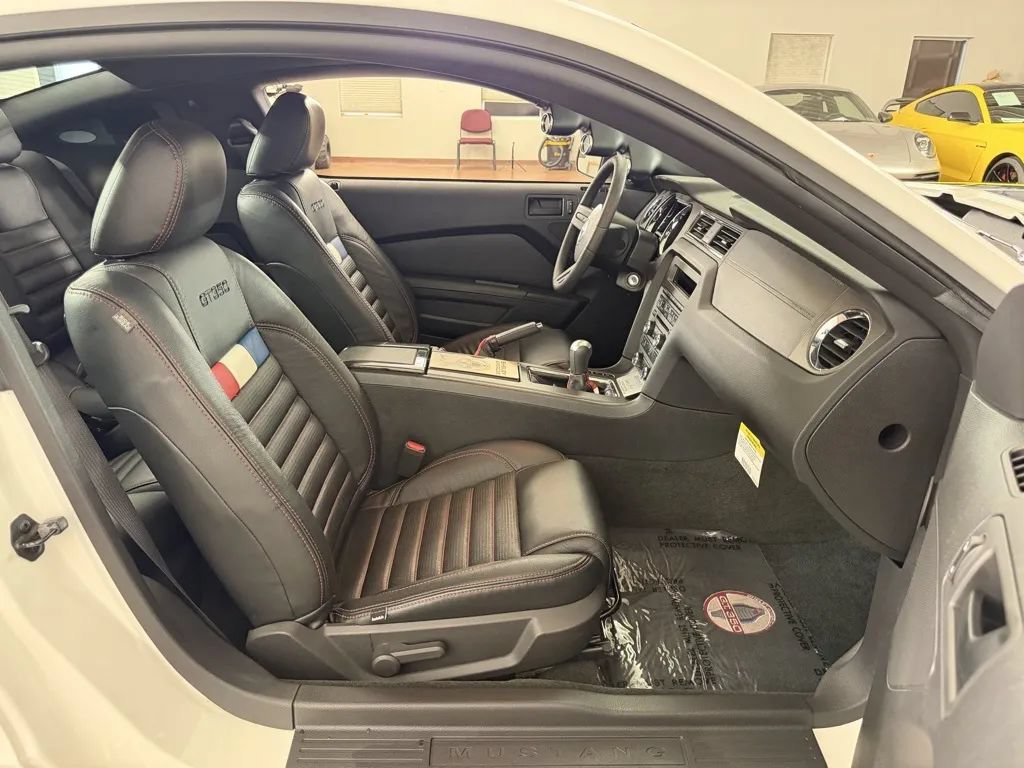 Used 2012 Ford Mustang GT RWD image 33