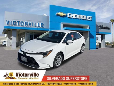 Used 2021 Toyota Corolla LE w/ Carpet Mat Package (TMS) FWD image 1