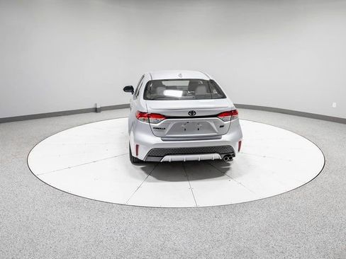 Used 2020 Toyota Corolla SE w/ SE Premium Package image 28