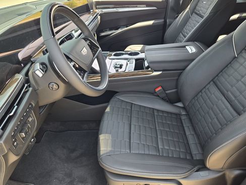 New 2026 Cadillac Escalade Platinum Luxury w/ LPO, Radiant Package AWD/4WD image 13