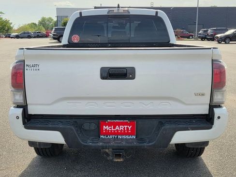 Used 2021 Toyota Tacoma TRD Off-Road w/ Technology Package AWD/4WD image 6