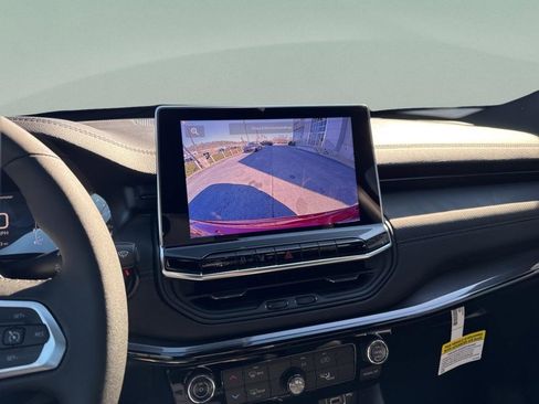 New 2026 Jeep Compass Latitude image 17