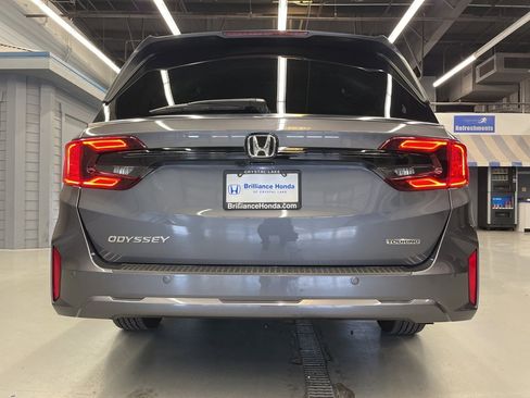 Used 2025 Honda Odyssey Touring image 6