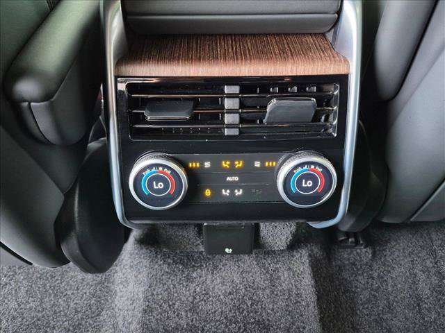Used 2025 Land Rover Range Rover SE AWD/4WD image 18